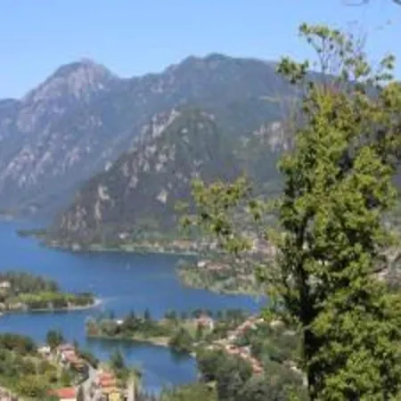 In Idro Near And Town Center Crone