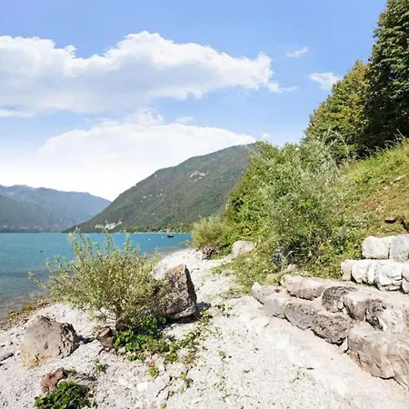 In Idro Near And Town Center