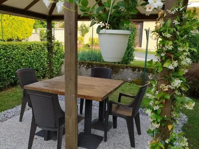 In Idro Near And Town Center Apartamento