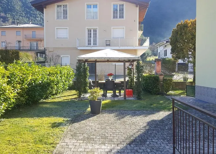 In Idro Near And Town Center Apartamento