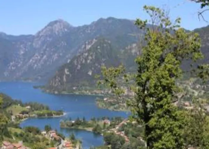 In Idro Near And Town Center Crone